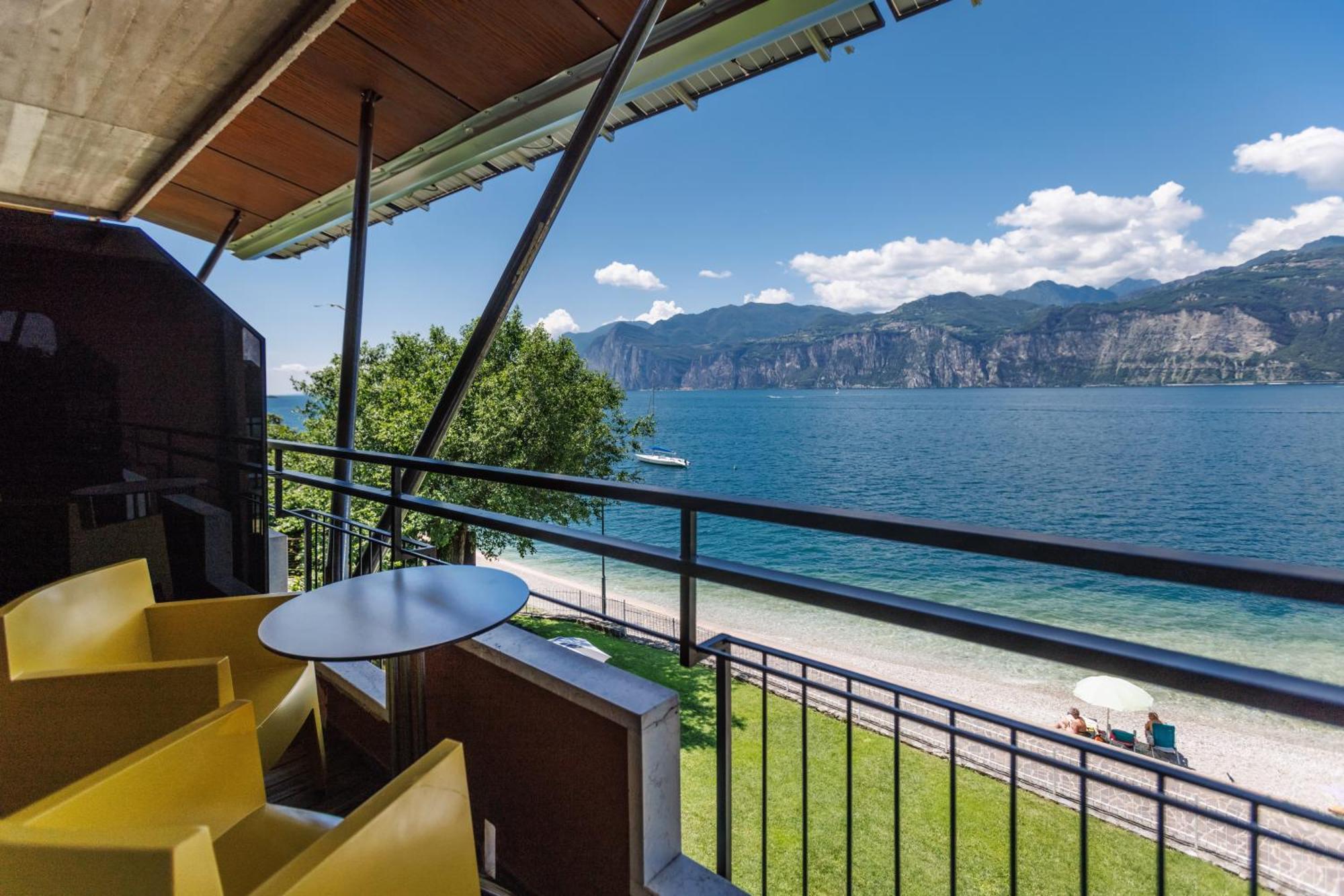 Ambienthotel Primaluna Malcesine Exteriör bild