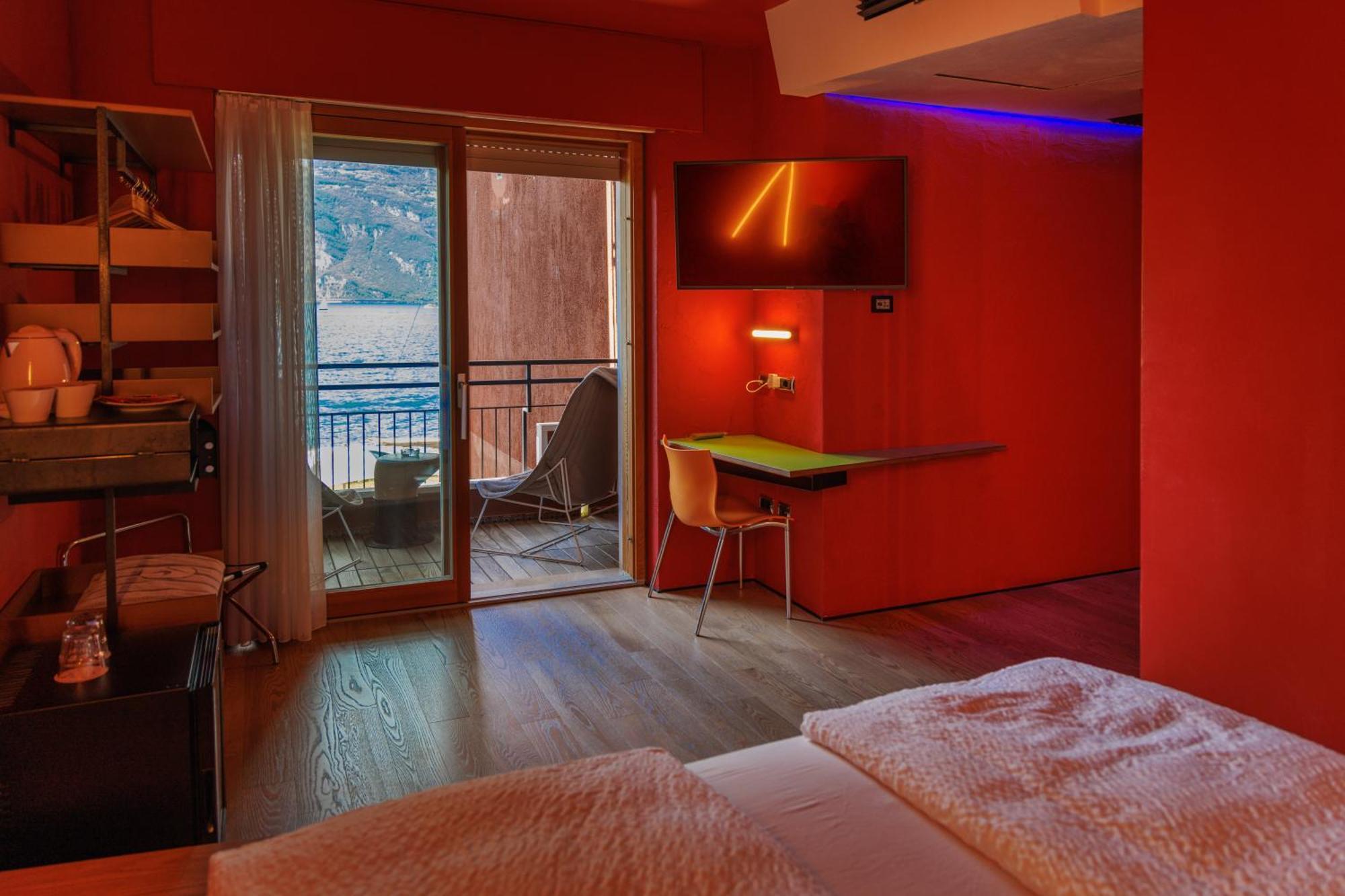 Ambienthotel Primaluna Malcesine Exteriör bild